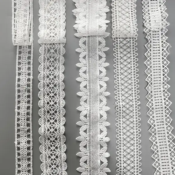 Accesorii pentru îmbrăcăminte din dantelă de mătase albă la modă
