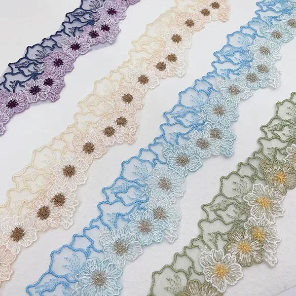 Dantelă de broderie cu plasă cu fir de culoare dublă