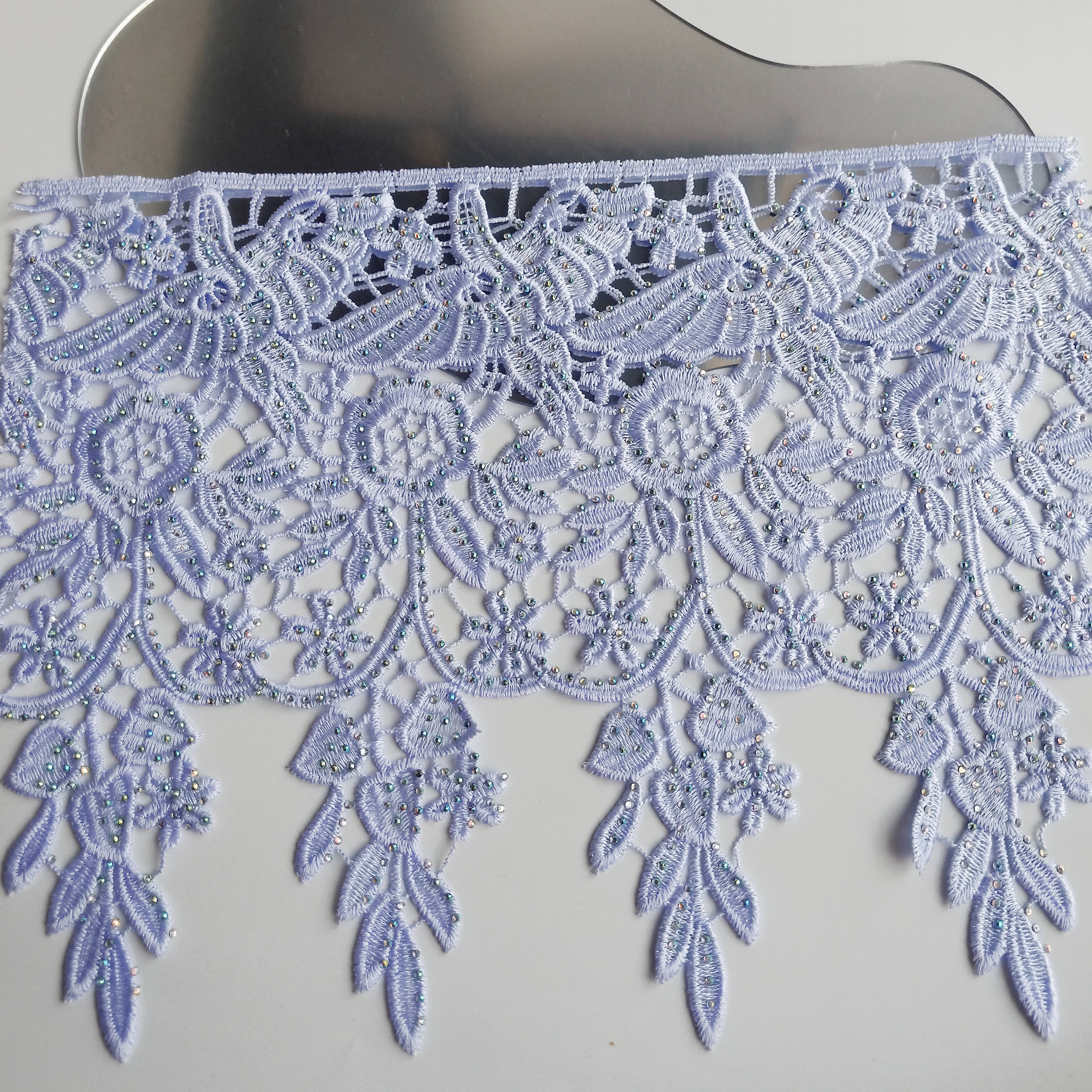 Producător vânzare caldă cu ridicata 100% țesătură din poliester Flori și modele de păsări Fabricare de broderie din dantelă